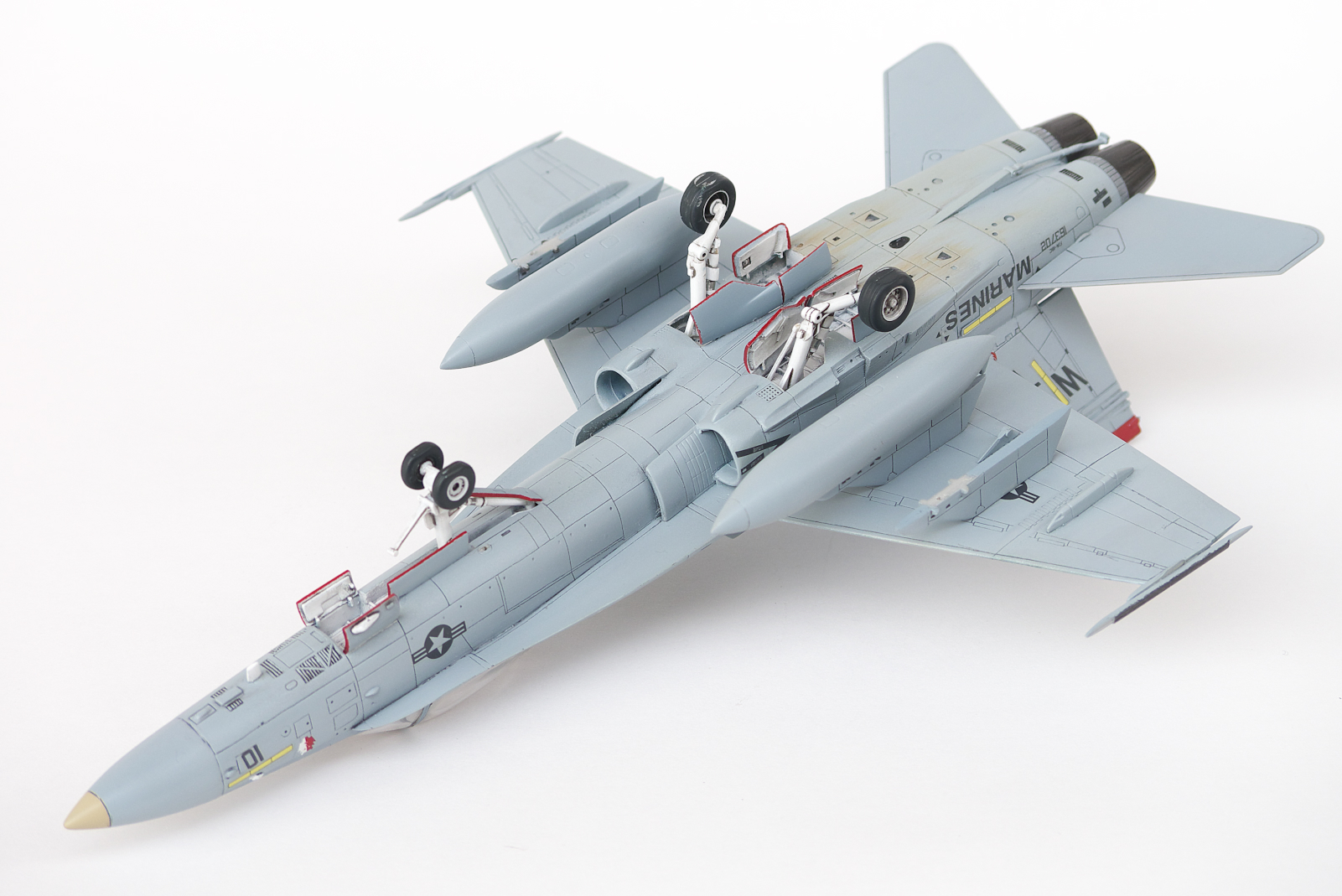 フジミ 1/72 F/A-18C アメリカ海兵隊VMFA-232”レッドデビルズ”: 飛行機プラモしか作れないBlog