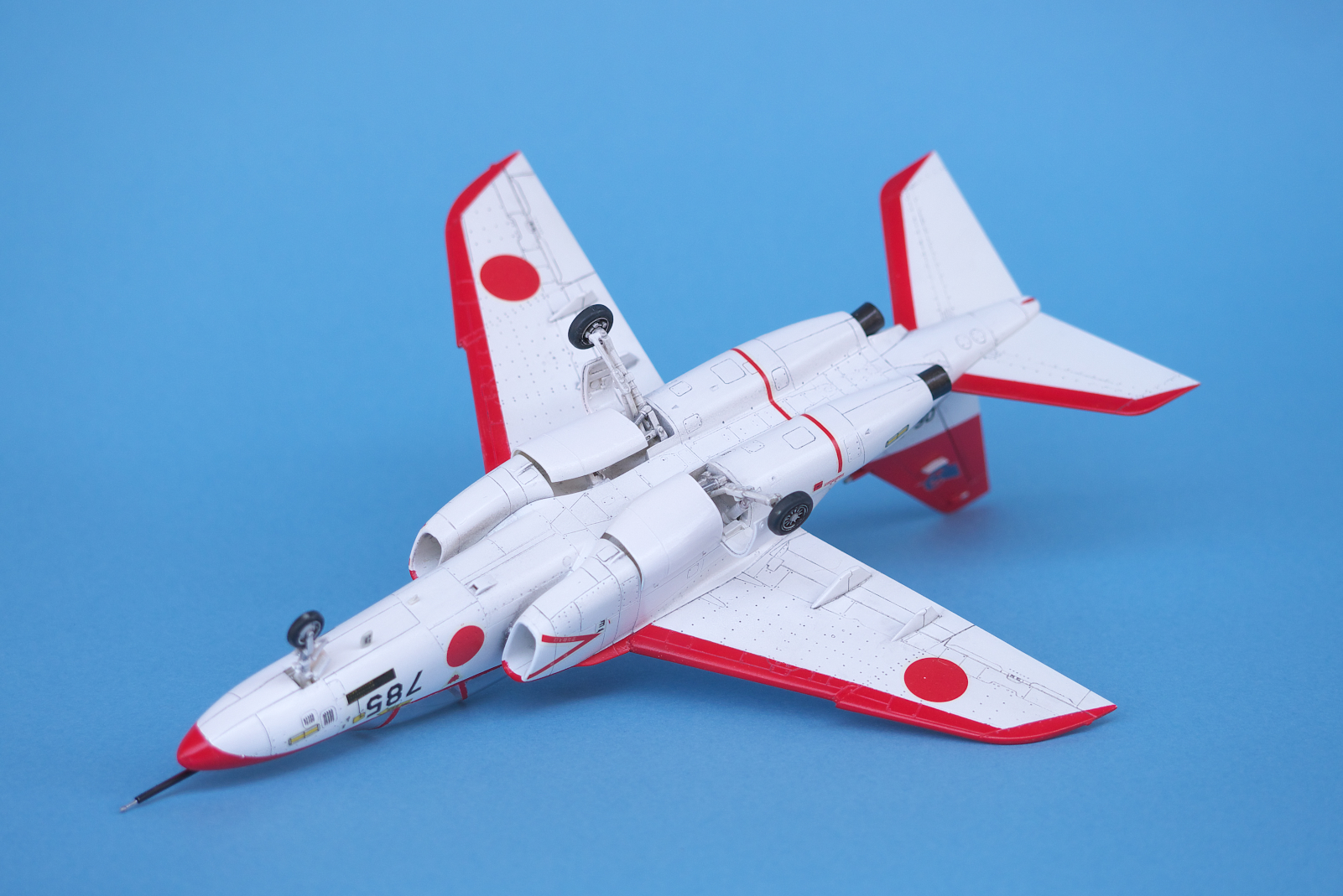 ハセガワ 1/72 T-4 第13飛行教育団”レッドドルフィン”: 飛行機プラモ